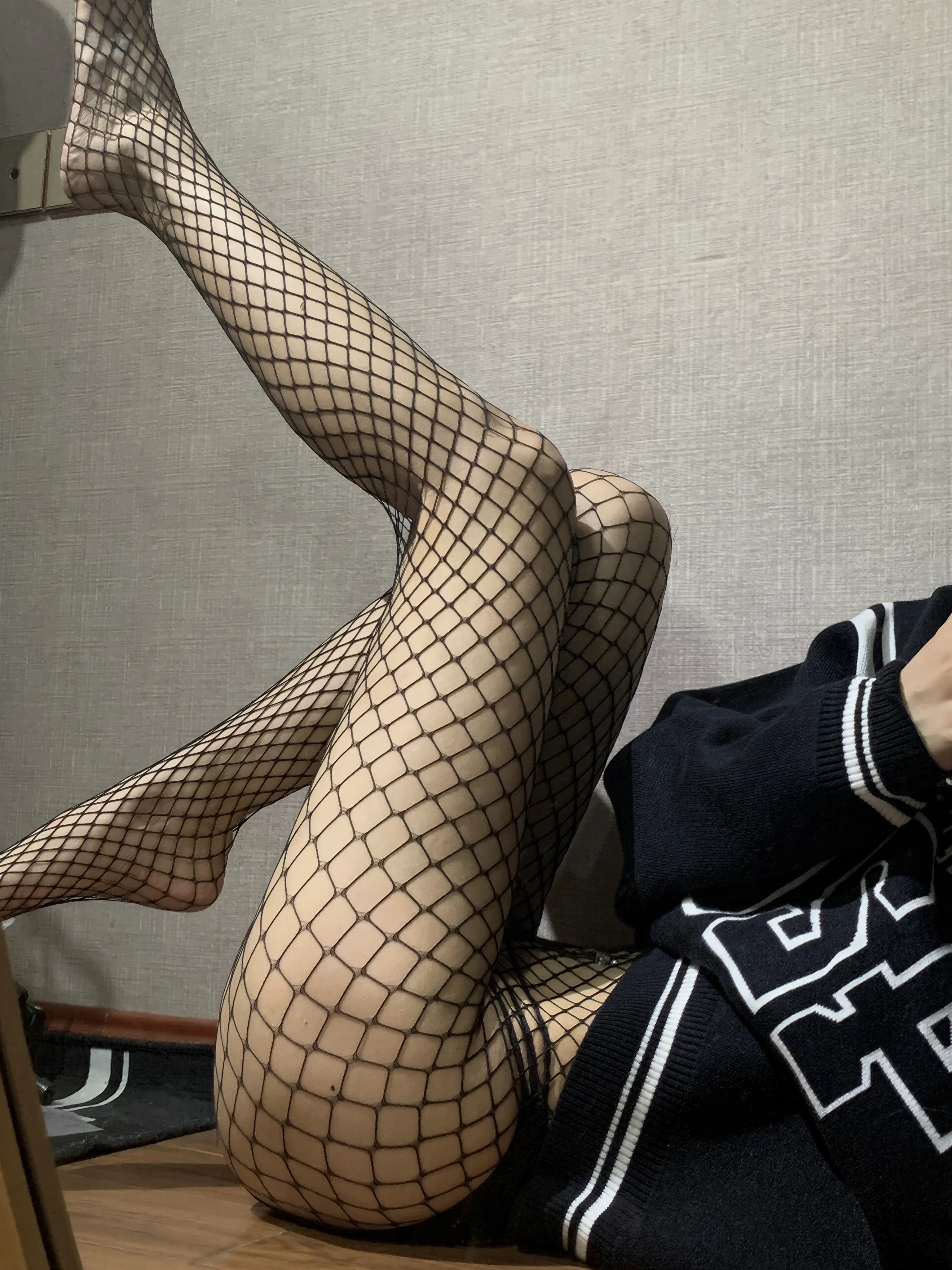 陈佩奇 – 棒球服渔网袜 10P